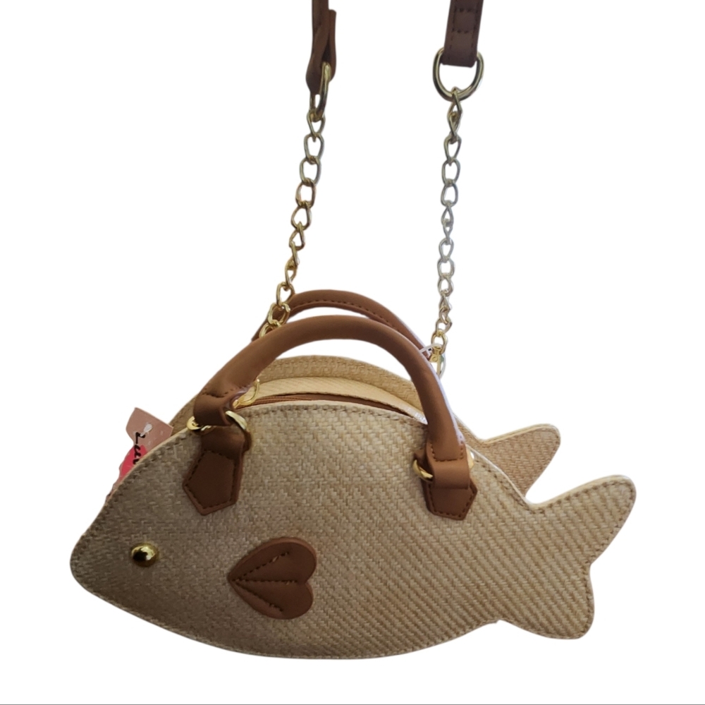Betsey Johnson Fish-Shaped Straw Crossbody Bag in Natural Brown NWT - Picture 1 of 7